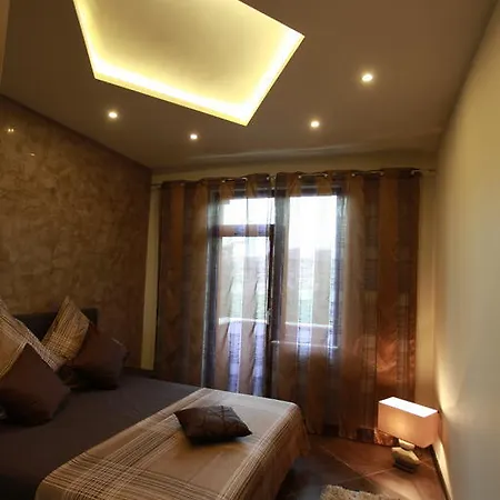 Brown Cottage Apartment Sofia Room photo